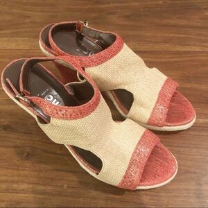 Joy Chen Red Tan Wedge Sandals 6.5
